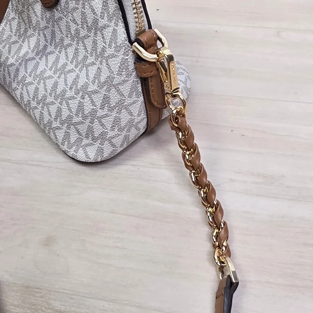 Michael Kors Womens Veronica Small Acorn Signature‎ Logo Satchel Crossbody Bag